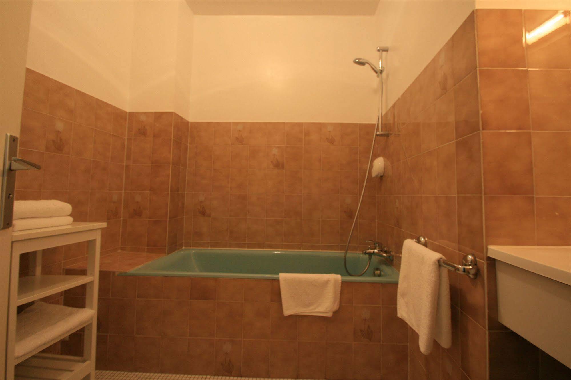 Auberge Du Cabestan Hotel Одиерн Екстериор снимка